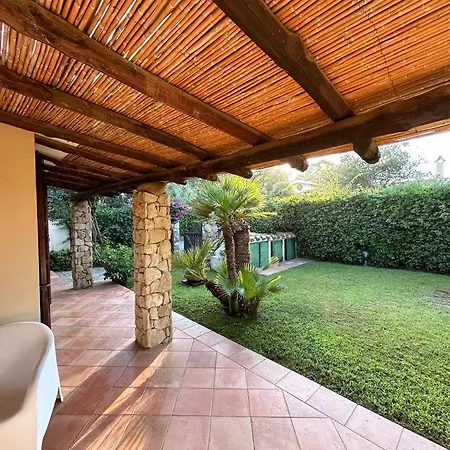 בית נופש Martina A Villasimius, 150 Mt Dalla Spiaggia Di Porto Giunco, Con Ampio Giardino וילסימיוס